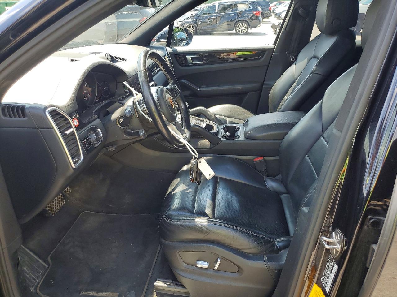 2019 PORSCHE CAYENNE