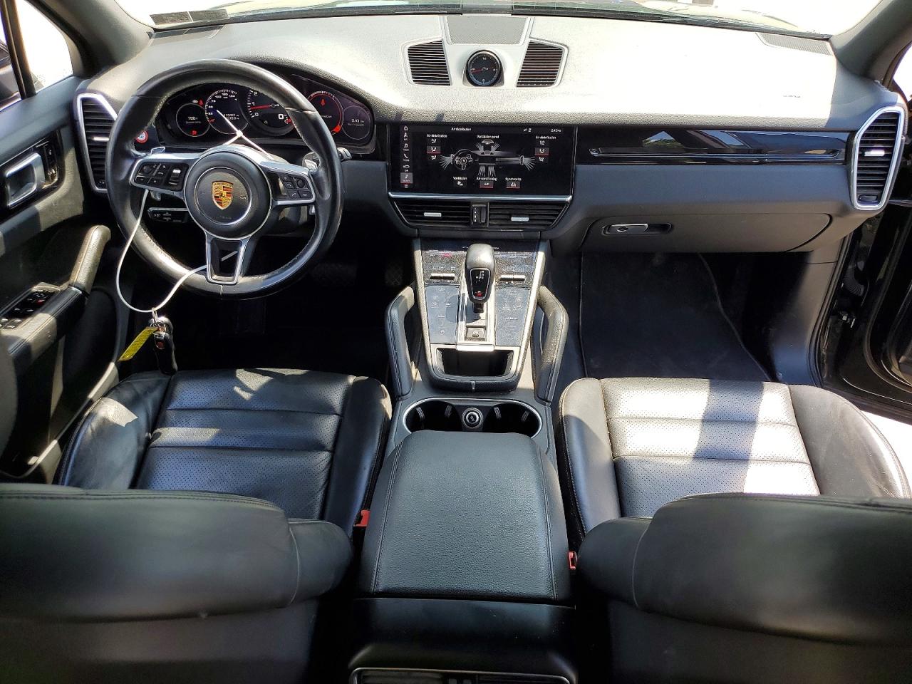 2019 PORSCHE CAYENNE
