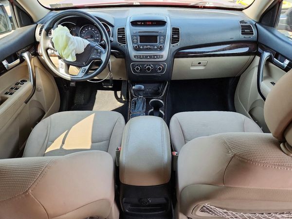 2014 KIA SORENTO Base/ LX