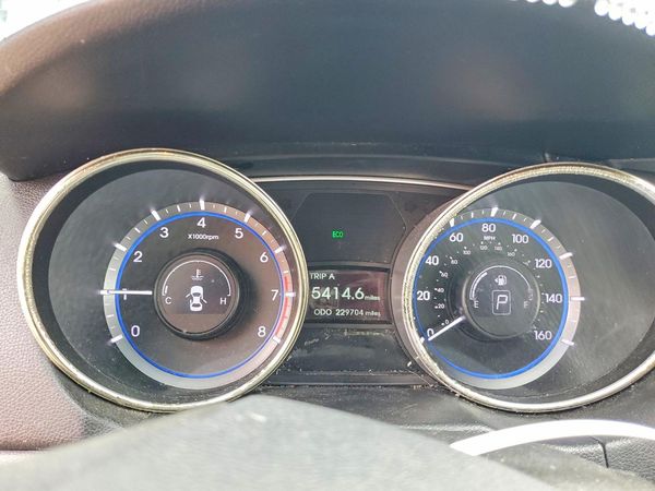 2012 HYUNDAI SONATA Middle-low level