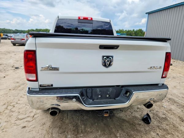 2018 RAM 1500 SLT CREW CAB 4X4