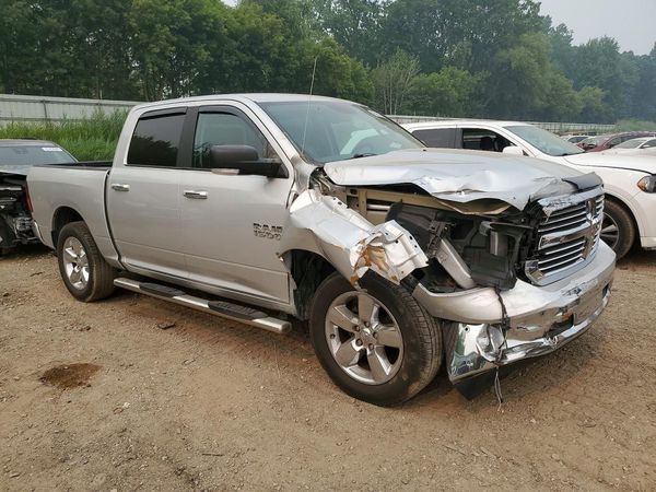 2017 RAM 1500 SLT