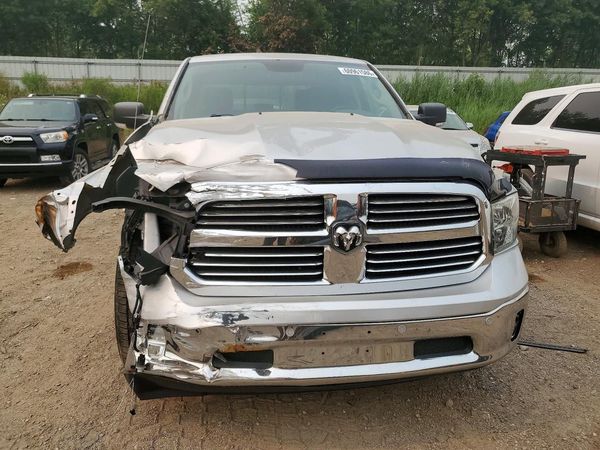 2017 RAM 1500 SLT
