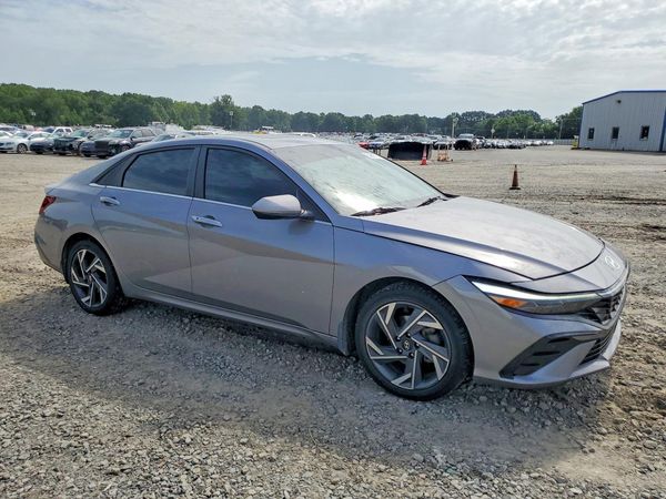 2024 HYUNDAI ELANTRA SEL w/ Convenience Pkg