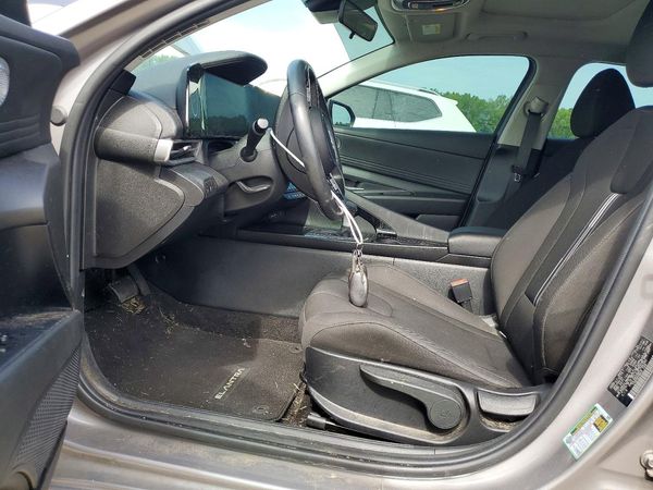 2024 HYUNDAI ELANTRA SEL w/ Convenience Pkg