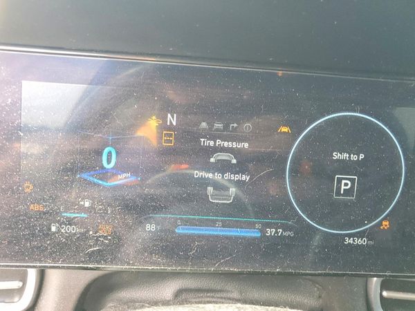 2024 HYUNDAI ELANTRA SEL w/ Convenience Pkg