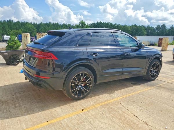 2021 AUDI Q8 S Line quattro Prestige