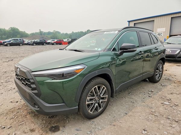 2026 TOYOTA COROLLA CROSS XLE