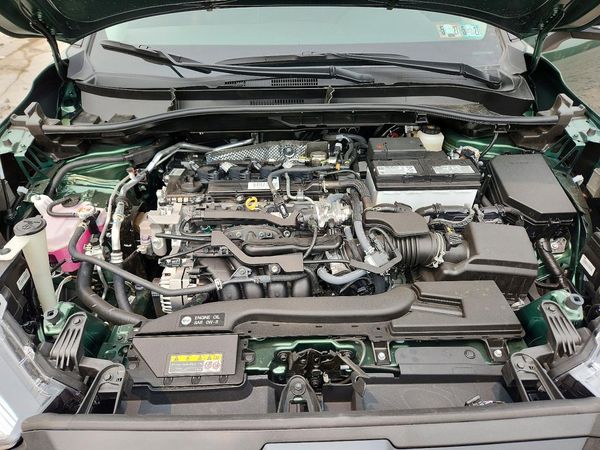 2026 TOYOTA COROLLA CROSS XLE