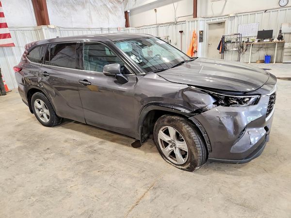 2021 TOYOTA HIGHLANDER LE