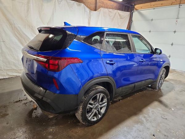 2022 KIA SELTOS LX