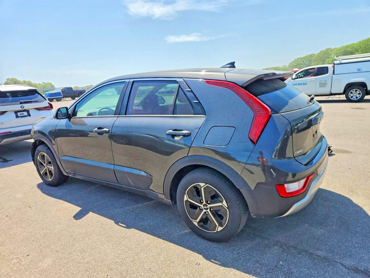 2026 KIA NIRO LX