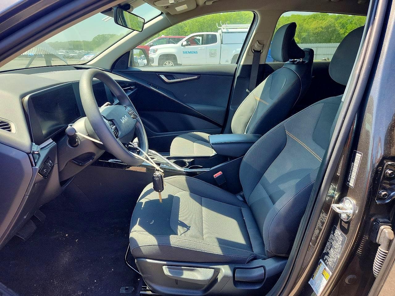 2026 KIA NIRO LX