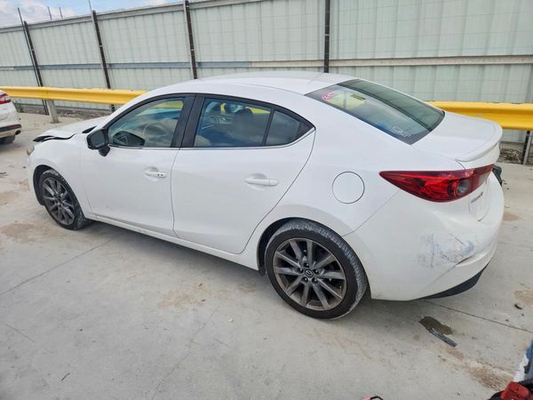 2018 MAZDA 3 Touring