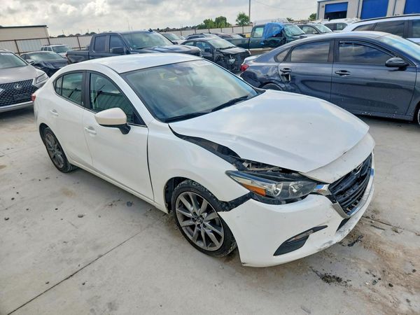 2018 MAZDA 3 Touring