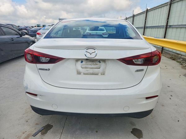 2018 MAZDA 3 Touring