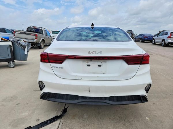 2022 KIA FORTE FE, LXS