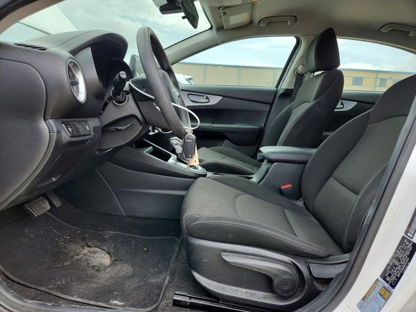 2022 KIA FORTE FE, LXS