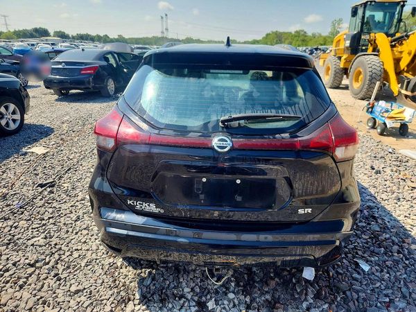 2021 NISSAN KICKS SR