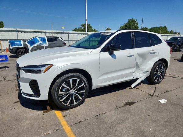 2025 VOLVO XC60 Plus Dark