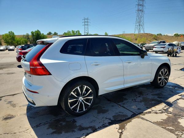 2025 VOLVO XC60 Plus Dark