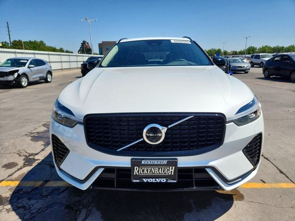 2025 VOLVO XC60 Plus Dark