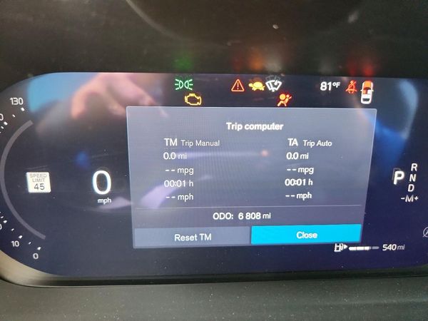 2025 VOLVO XC60 Plus Dark