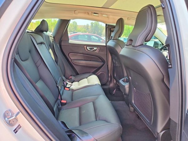 2025 VOLVO XC60 Plus Dark