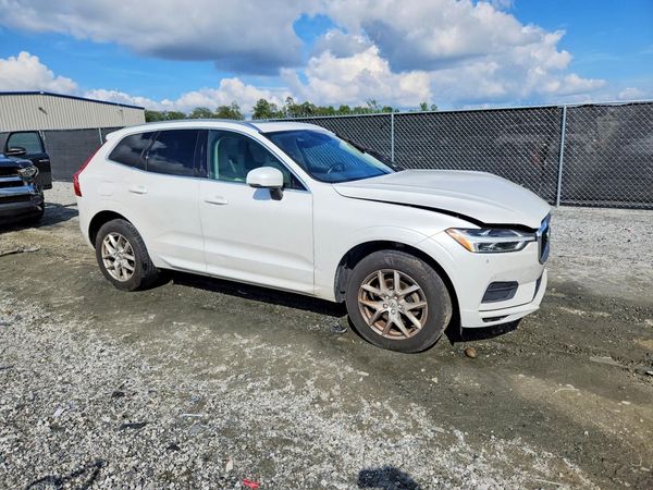 2020 VOLVO XC60 Momentum