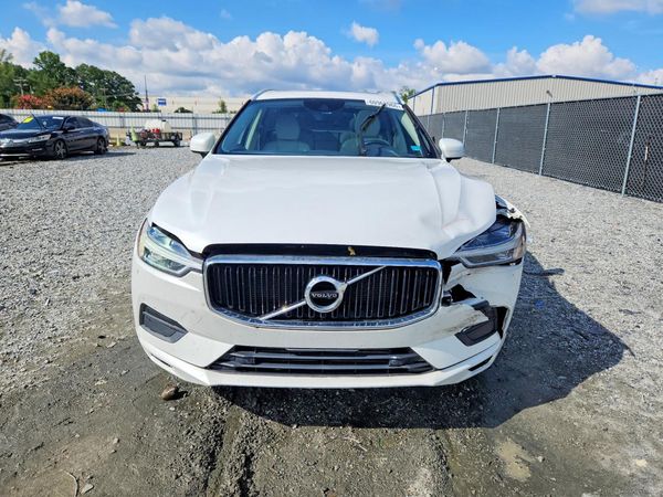 2020 VOLVO XC60 Momentum