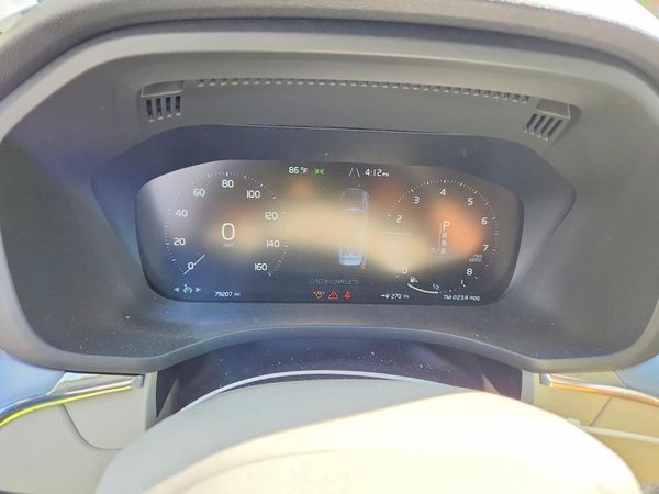 2020 VOLVO XC60 Momentum