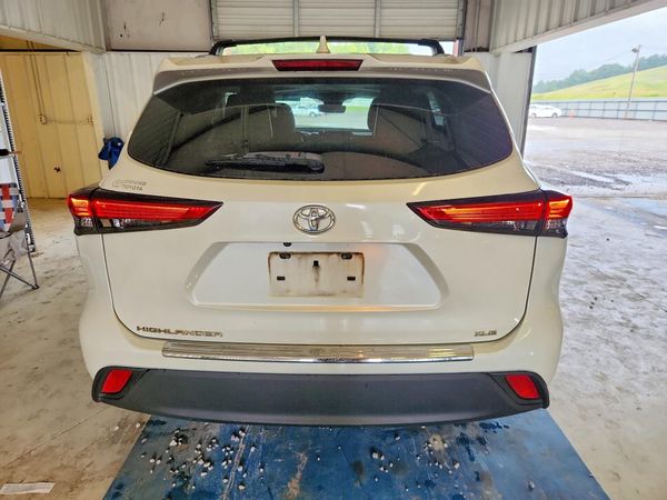 2020 TOYOTA HIGHLANDER XLE