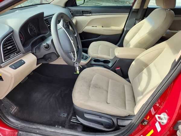 2017 HYUNDAI ELANTRA SE Base