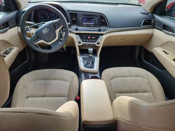 2017 HYUNDAI ELANTRA SE Base