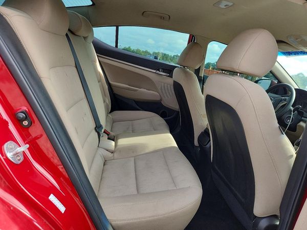 2017 HYUNDAI ELANTRA SE Base