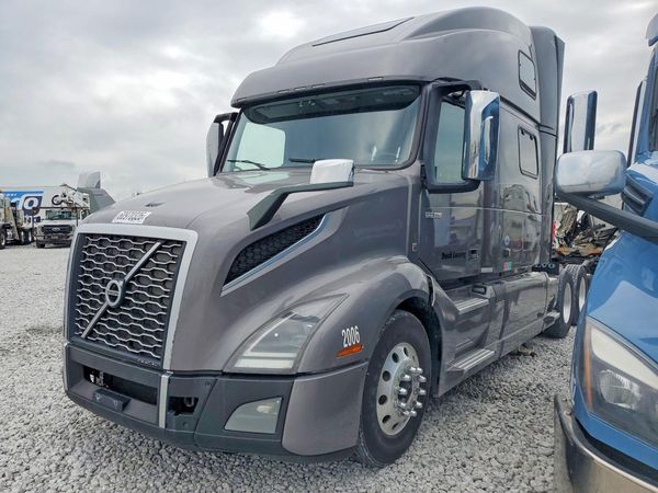 2022 VOLVO VNL