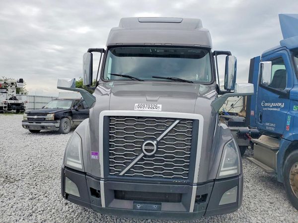 2022 VOLVO VNL
