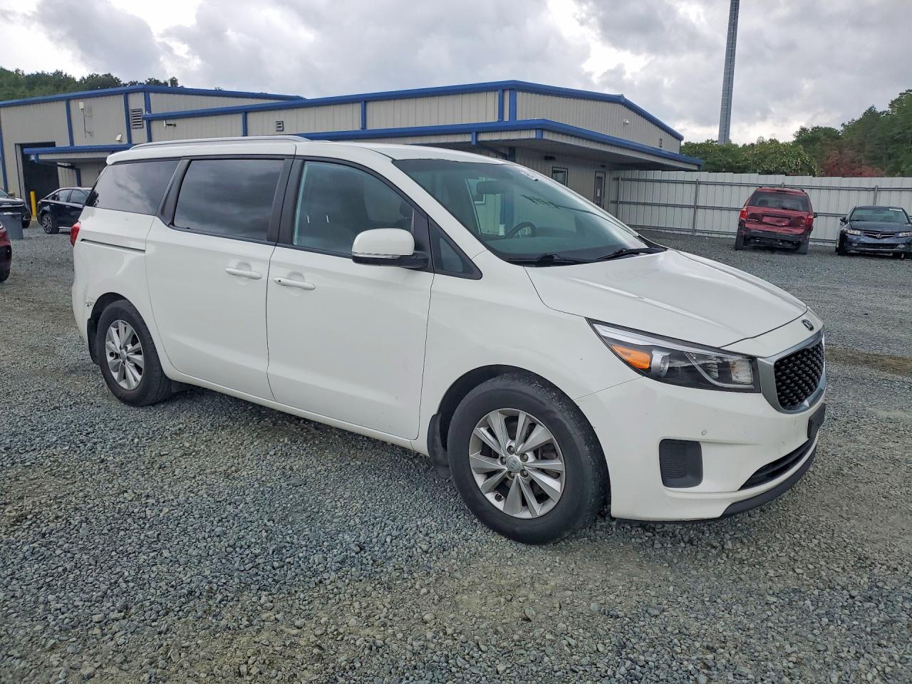 2016 KIA SEDONA LX - Middle-low