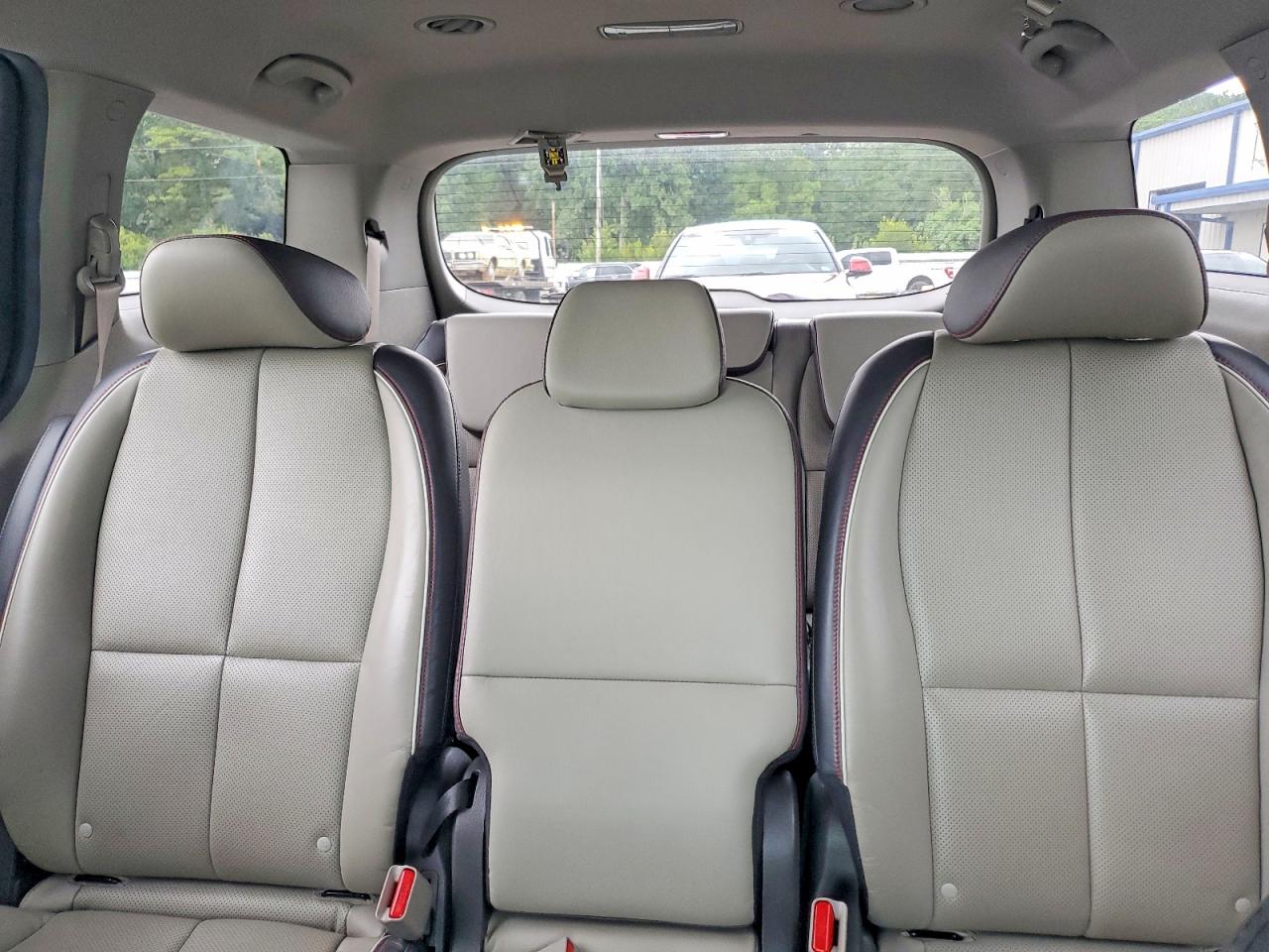 2016 KIA SEDONA LX - Middle-low