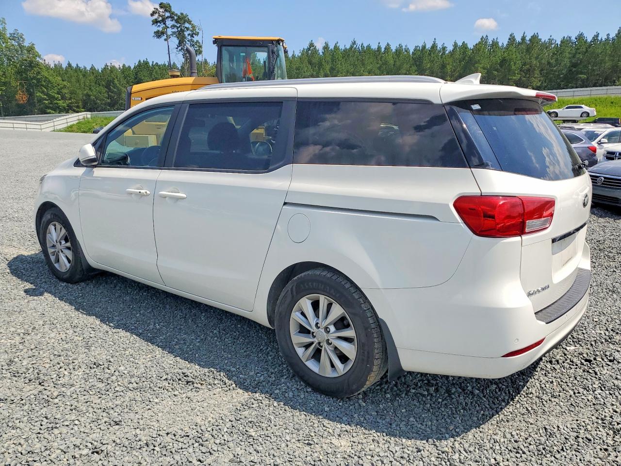 2016 KIA SEDONA LX - Middle-low