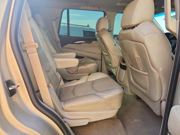 2016 CADILLAC ESCALADE Luxury