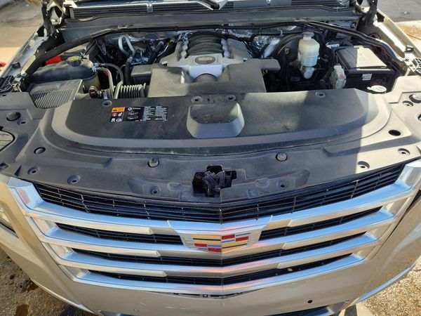 2016 CADILLAC ESCALADE Luxury