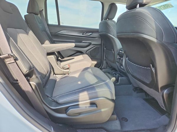2023 JEEP GRAND CHEROKEE Laredo, Altitude