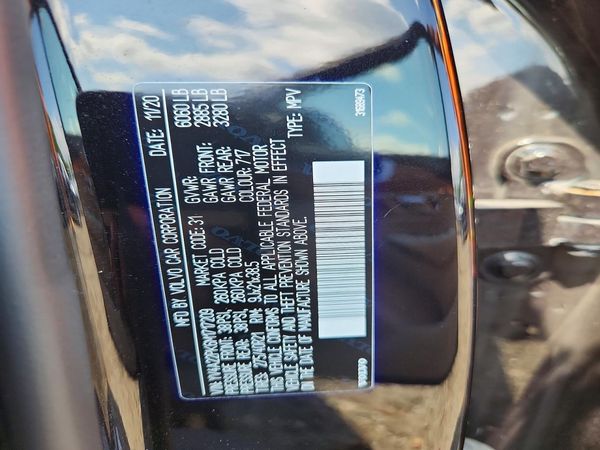 2021 VOLVO XC90 Momentum