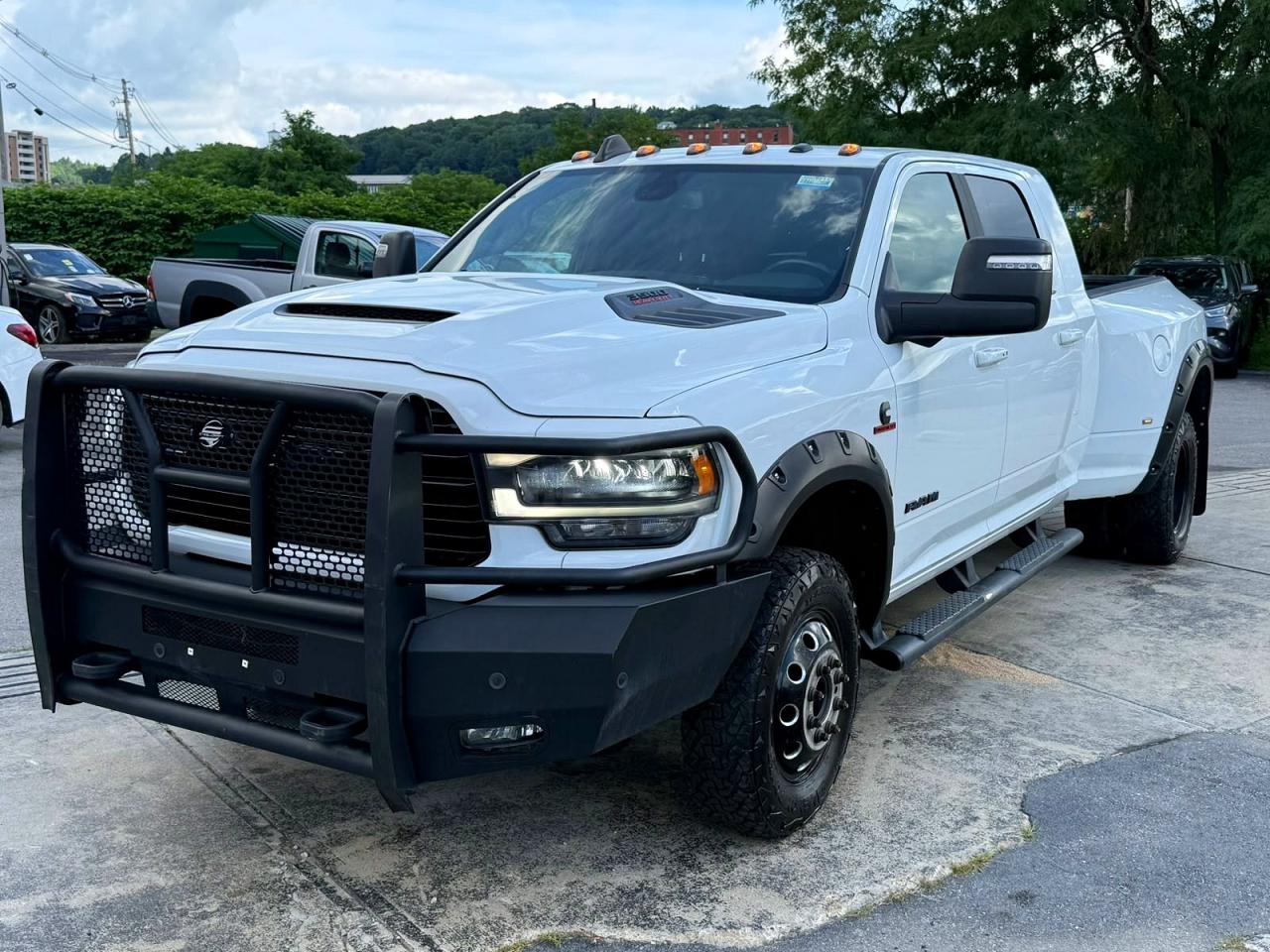 2024 RAM 3500 LARAMIE MEGA CAB 4X4