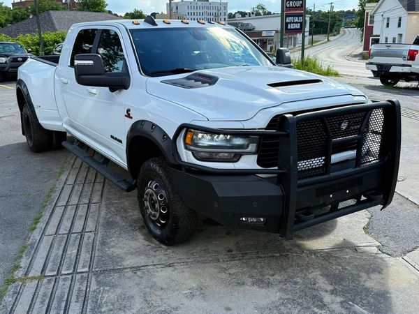 2024 RAM 3500 LARAMIE MEGA CAB 4X4