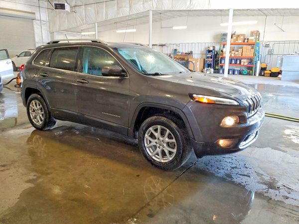 2015 JEEP CHEROKEE LATITUDE 4X4