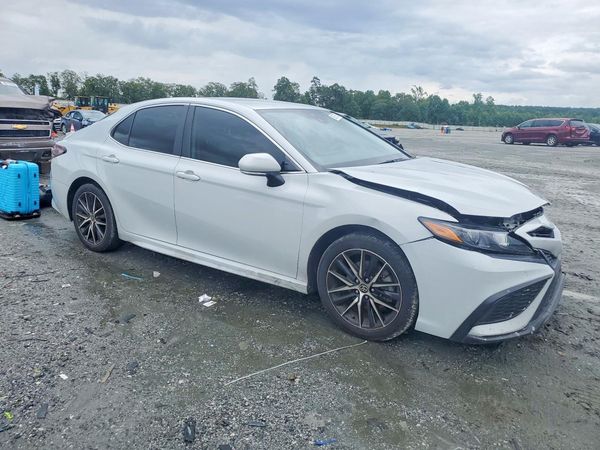 2024 TOYOTA CAMRY