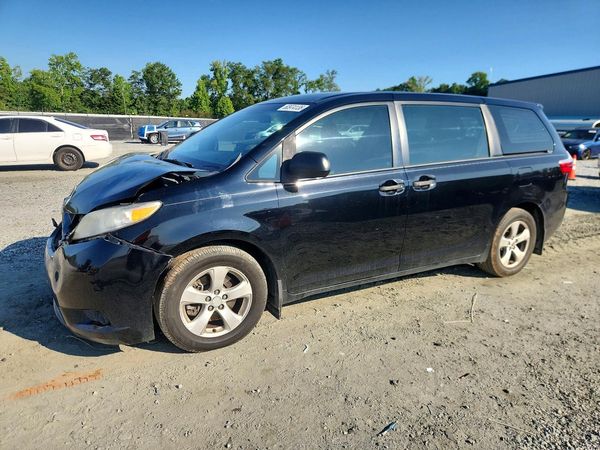 2015 TOYOTA SIENNA