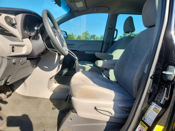 2015 TOYOTA SIENNA
